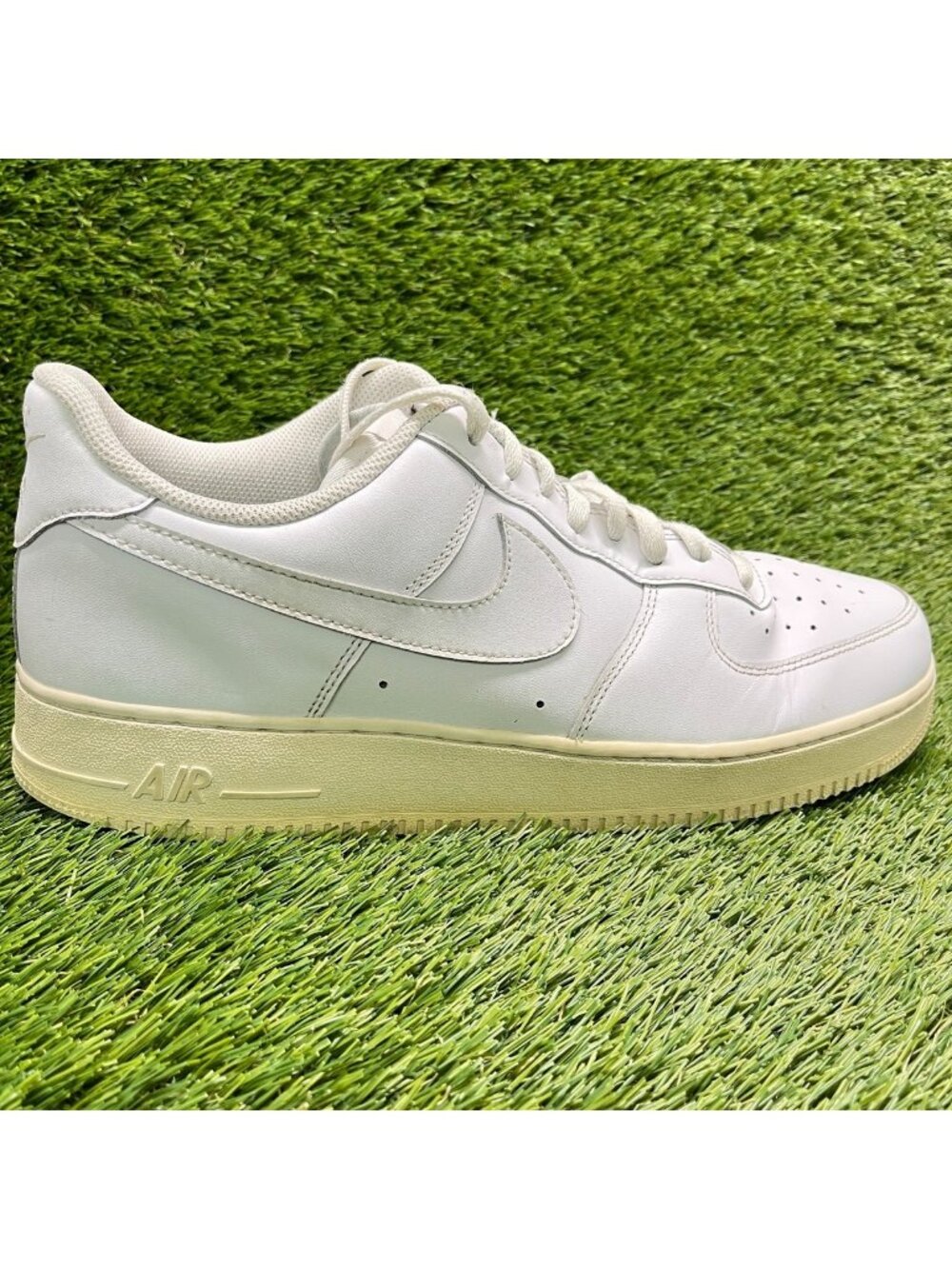 Nike Air Force 1 '07 Low Mens Size 14 White Athletic Lifestyle Shoes Sneakers
